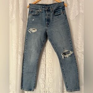 Levi’s 501 Skinny Premium NWOT W28 L28 Distressed Light Wash Jeans